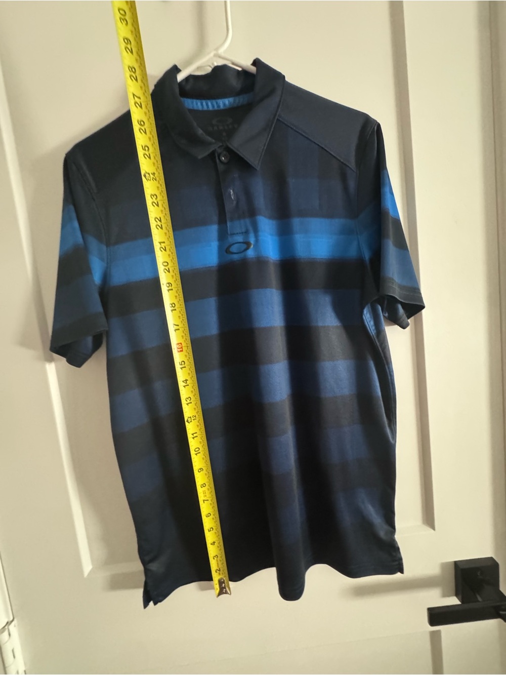 Oakley Men’s Navy and Royal Blue Horizontal Stripe Polo